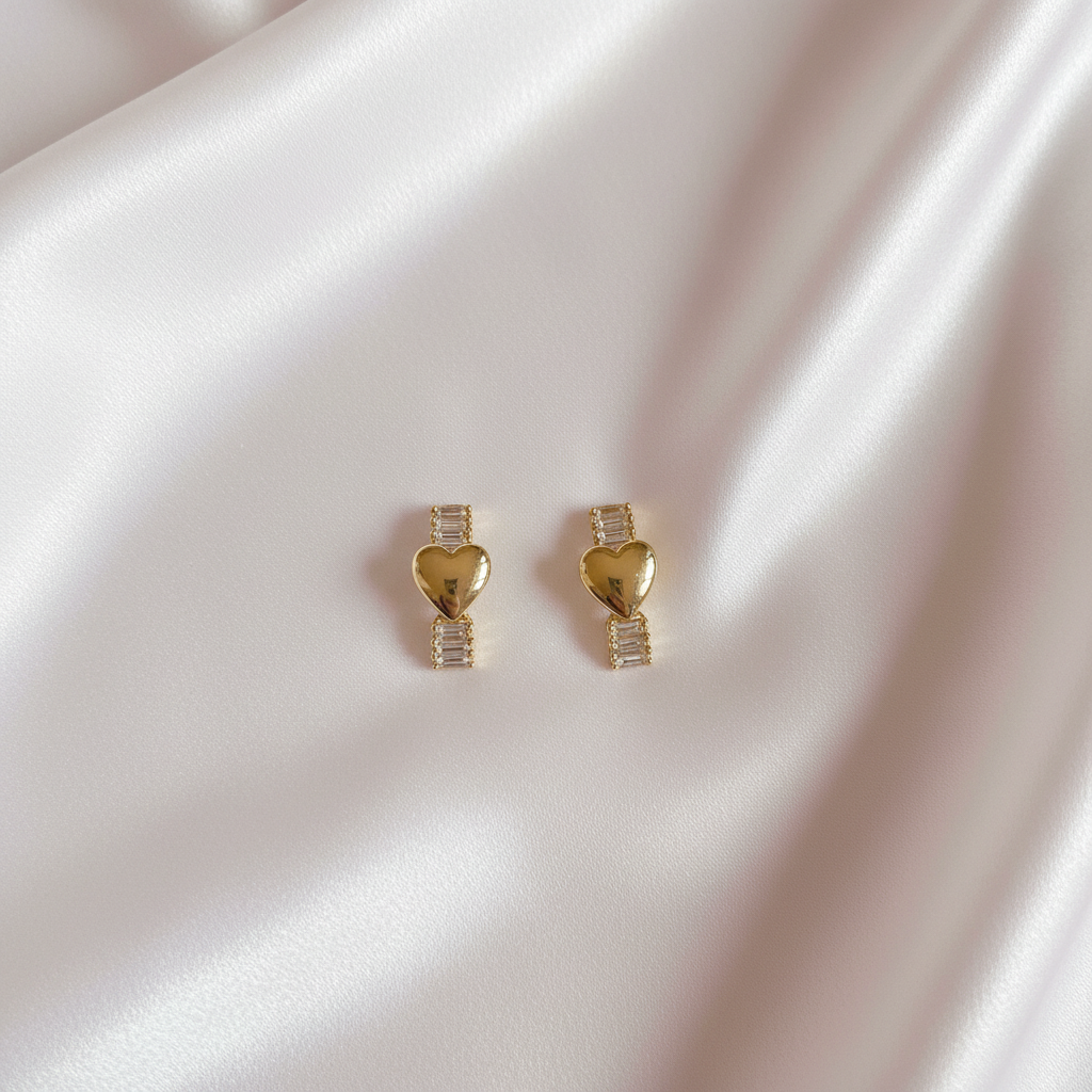 Aretes Corazón Flat Lay