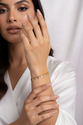 Brazalete Floral Dorado - Modelo Mujer