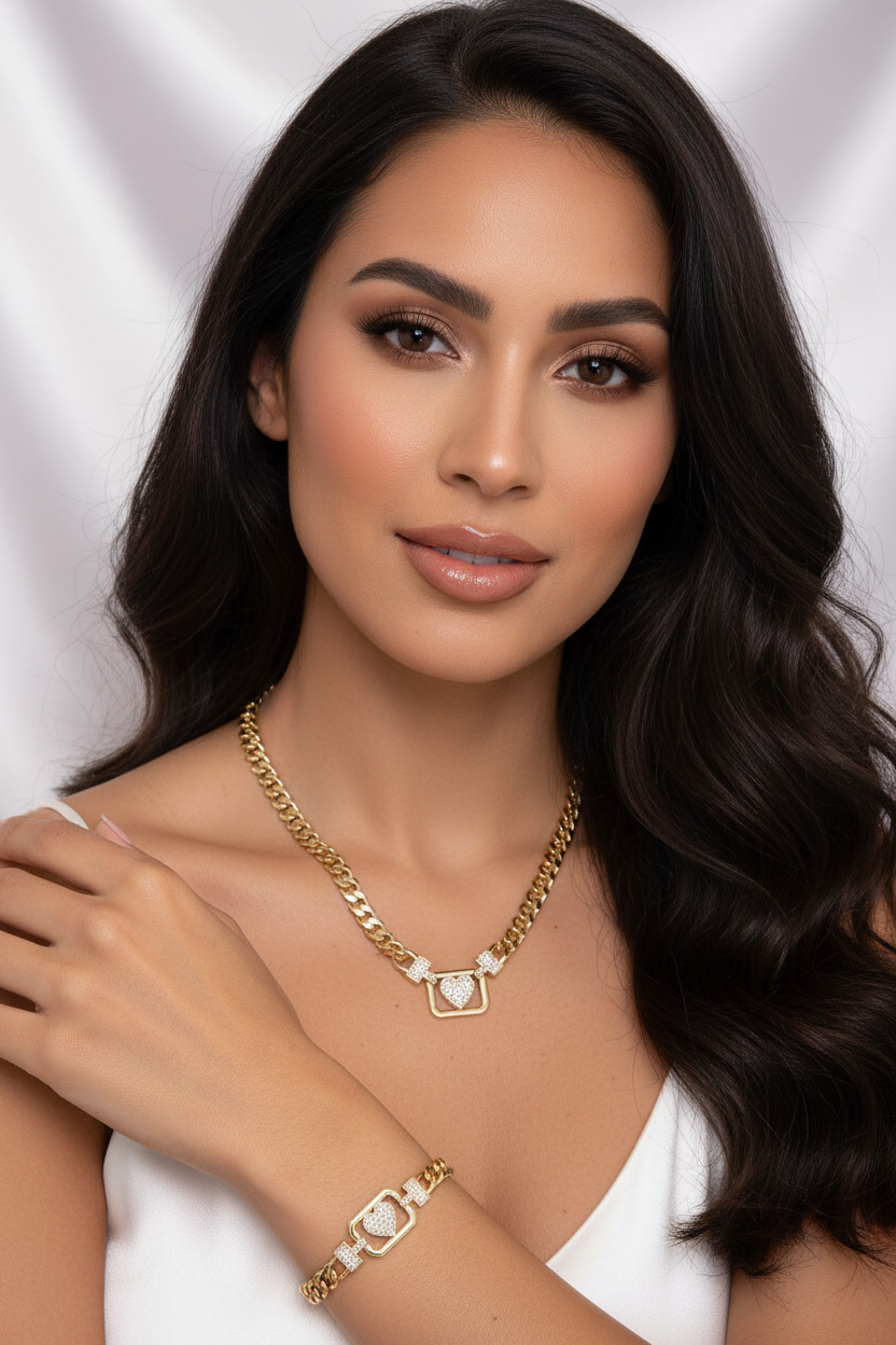 Set Cubano Gold Corazón Enmarcado con modelo